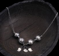 Sofic S. Necklace Puceta silver